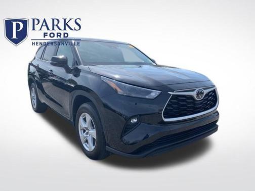 Midnight Black Metallic 2024 Toyota Highlander LE