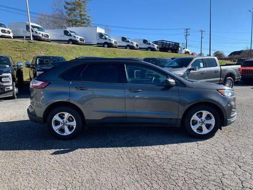 2020 Ford Edge SE