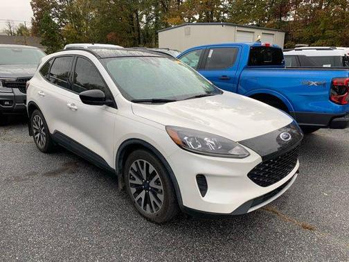 2020 Ford Escape SE