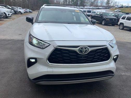 2022 Toyota Highlander Platinum