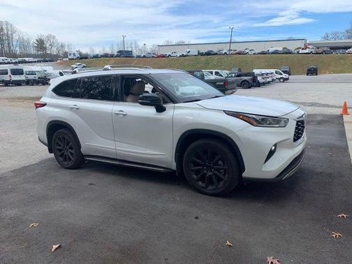 2022 Toyota Highlander Platinum