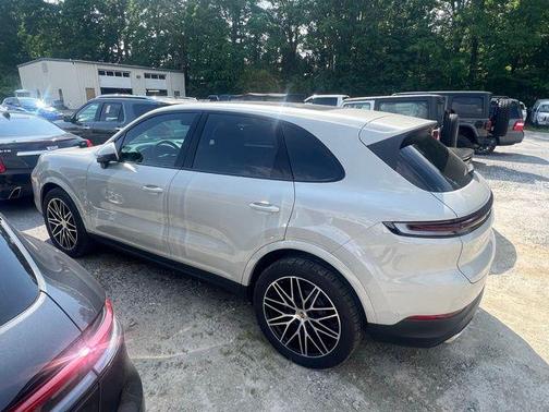 2024 Porsche Cayenne Base