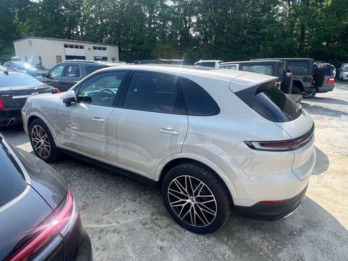 2024 Porsche Cayenne Base