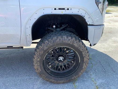 Summit White 2026 GMC Sierra 2500 AT4