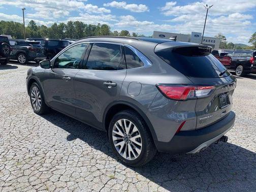 2022 Ford Escape Titanium