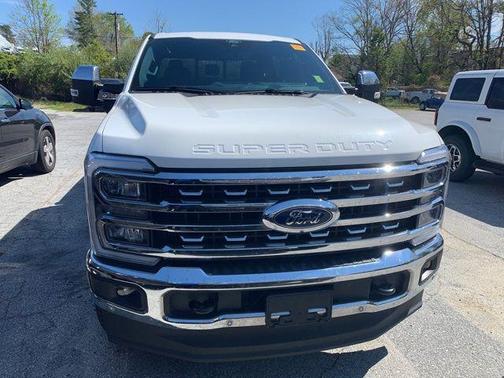 Star White Metallic Tri-Coat 2025 Ford F-350 Lariat