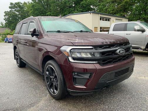 JEWEL RED MET TINTED CC 2023 Ford Expedition Limited