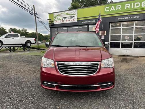 2016 Chrysler Town & Country Touring-L