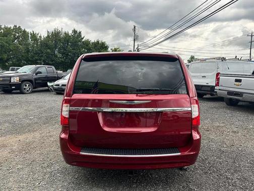 2016 Chrysler Town & Country Touring-L