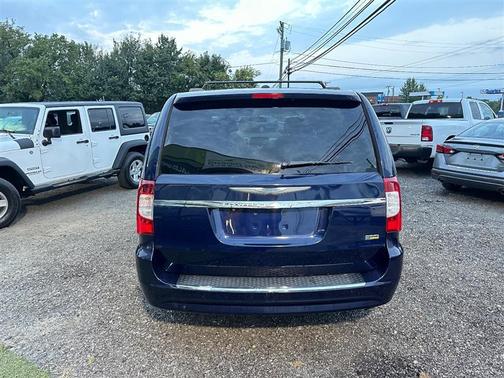 2015 Chrysler Town & Country Touring