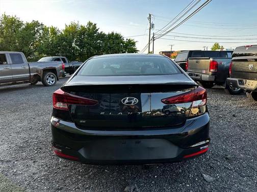 2019 Hyundai ELANTRA SE