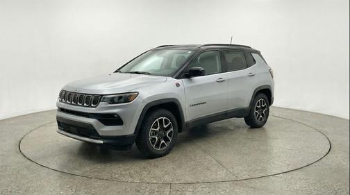 Silver Zynith Metallic Clearcoat 2025 Jeep Compass Trailhawk
