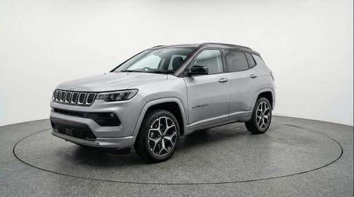 Silver Zynith Metallic Clearcoat 2025 Jeep Compass Limited