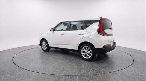 Snow White Pearl 2025 Kia Soul LX