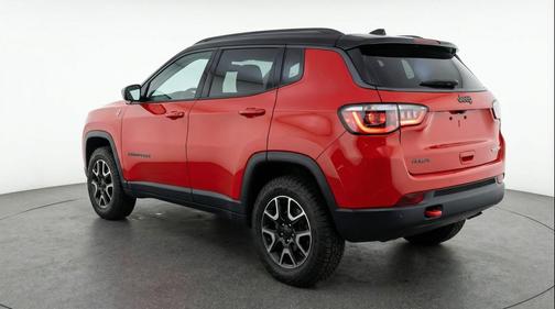 Red Hot Pearlcoat 2025 Jeep Compass Trailhawk