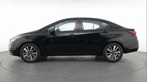 Super Black 2025 Nissan Versa 1.6 SV