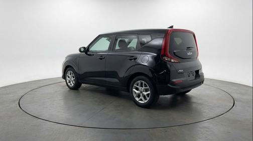 Fusion Black 2025 Kia Soul LX