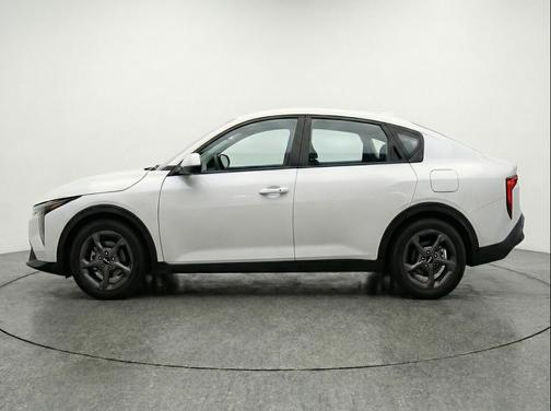 Snow White Pearl 2025 Kia K4 LXS