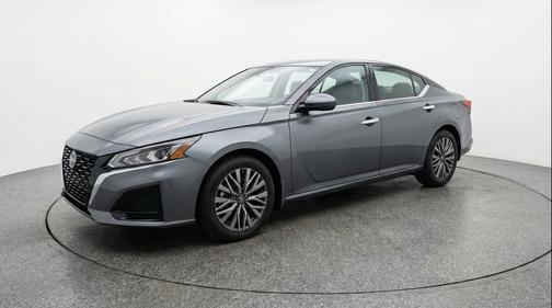 Gun Metallic 2025 Nissan Altima SV FWD