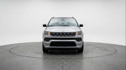 Silver Zynith Metallic Clearcoat 2025 Jeep Compass Limited