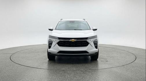 Summit White 2025 Chevrolet Trax LT