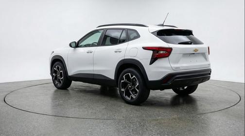 Summit White 2025 Chevrolet Trax LT