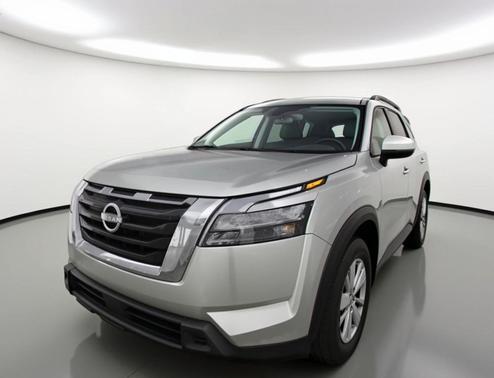 Brilliant Silver Metallic 2025 Nissan Pathfinder SV 4WD
