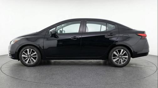Super Black 2025 Nissan Versa 1.6 SV