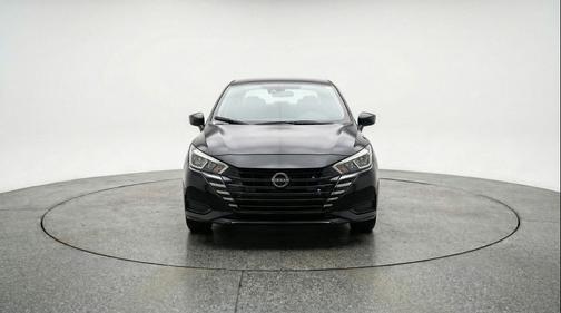 Super Black 2025 Nissan Versa 1.6 SV