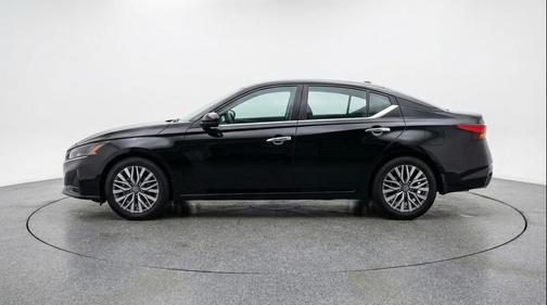 Super Black 2025 Nissan Altima SV FWD