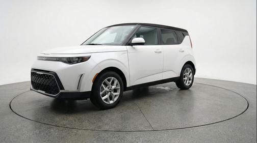 Snow White Pearl 2025 Kia Soul LX