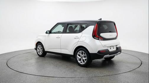Snow White Pearl 2025 Kia Soul LX