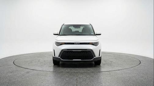 Snow White Pearl 2025 Kia Soul LX