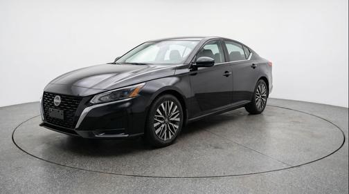 Super Black 2025 Nissan Altima SV FWD