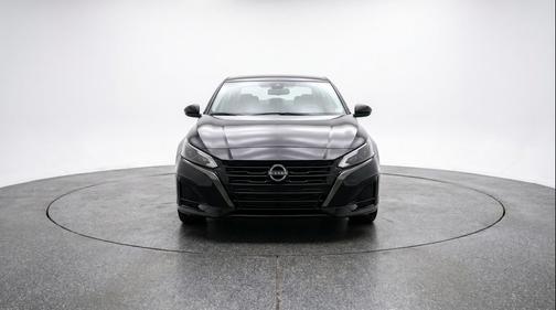 Super Black 2025 Nissan Altima SV FWD