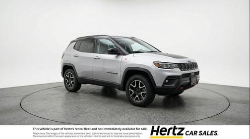 Silver Zynith Metallic Clearcoat 2025 Jeep Compass Trailhawk