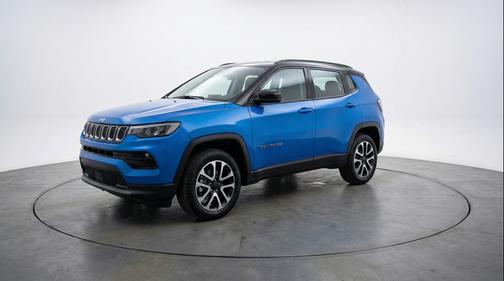 Hydro Blue Pearlcoat 2025 Jeep Compass Trailhawk