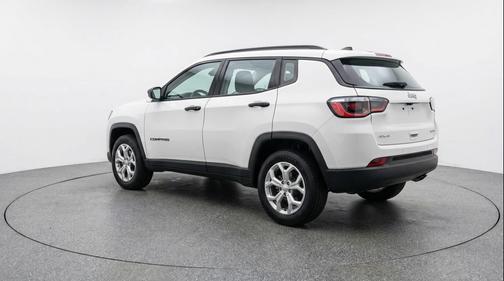Bright White Clearcoat 2025 Jeep Compass Latitude