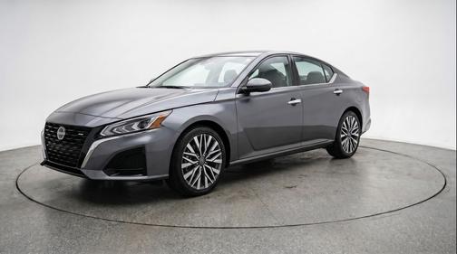 Gun Metallic 2025 Nissan Altima SV FWD