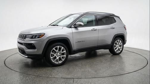 Silver Zynith Metallic Clearcoat 2025 Jeep Compass Limited