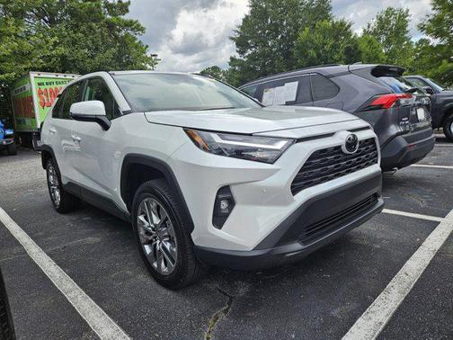 2025 Toyota RAV4 XLE Premium