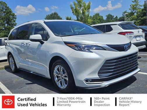2023 Toyota Sienna LE