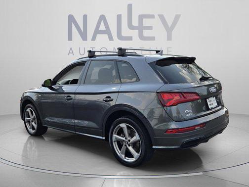 Daytona Gray Pearl Effect 2020 Audi Q5 45 Titanium Premium
