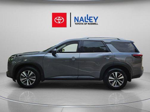 2022 Nissan Pathfinder SL 4WD