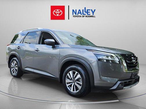 2022 Nissan Pathfinder SL 4WD