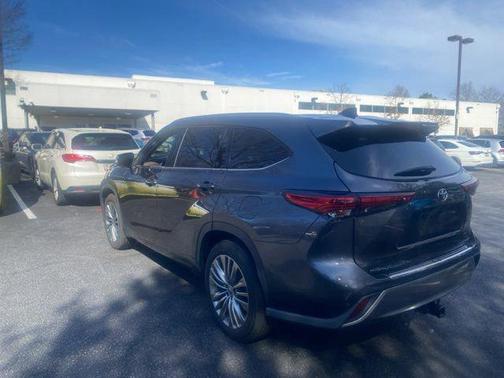 2022 Toyota Highlander Platinum