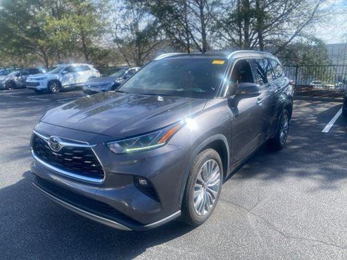2022 Toyota Highlander Platinum