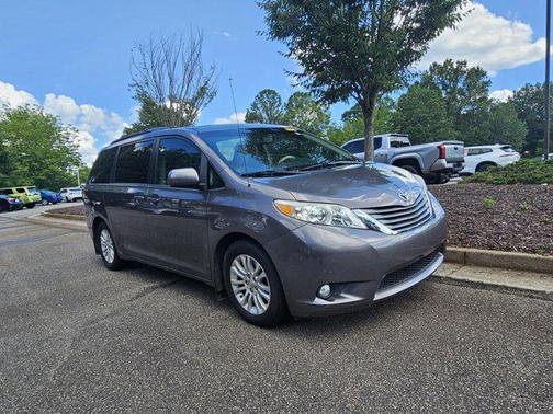 2011 Toyota Sienna XLE