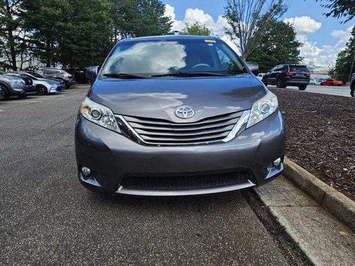 2011 Toyota Sienna XLE