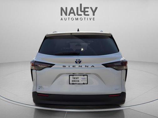 2025 Toyota Sienna XLE